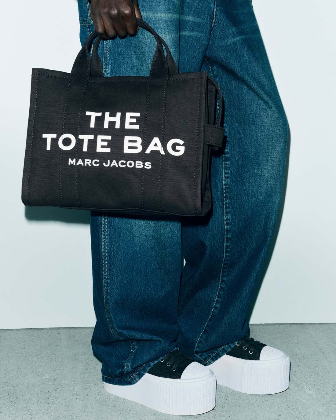 The Canvas Medium Tote Bag Black - Marc Jacobs Best Seller