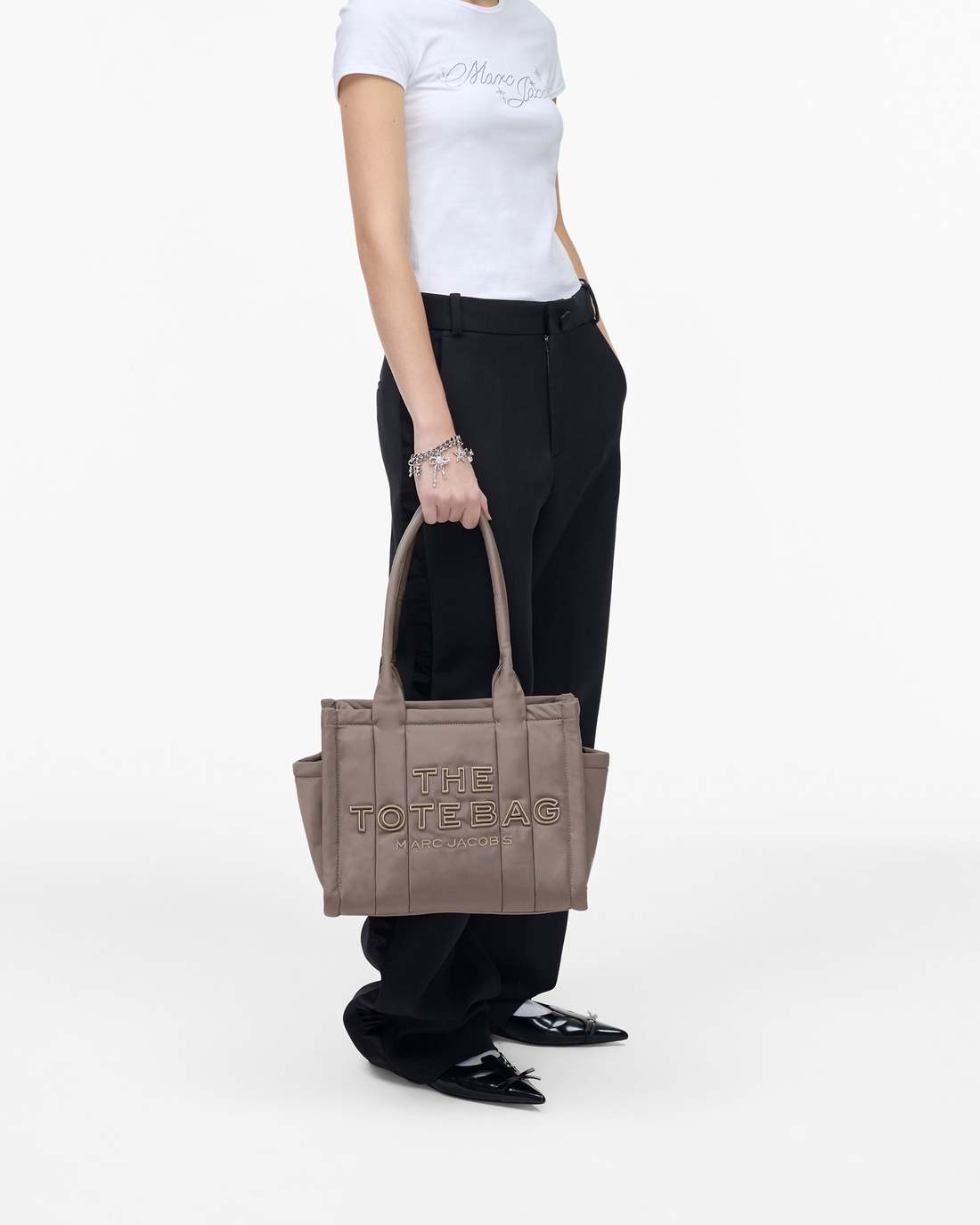 The Puffy Nylon Medium Tote Bag Cement - Marc Jacobs Signature