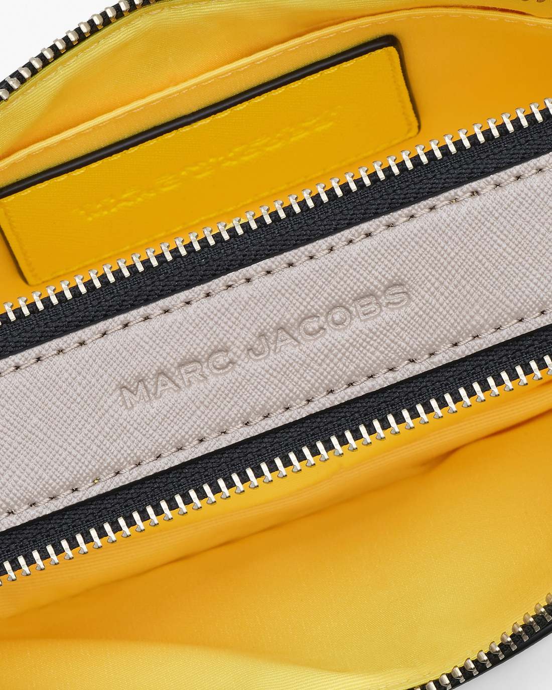 The Snapshot Daisy Yellow - Marc Jacobs Best Seller