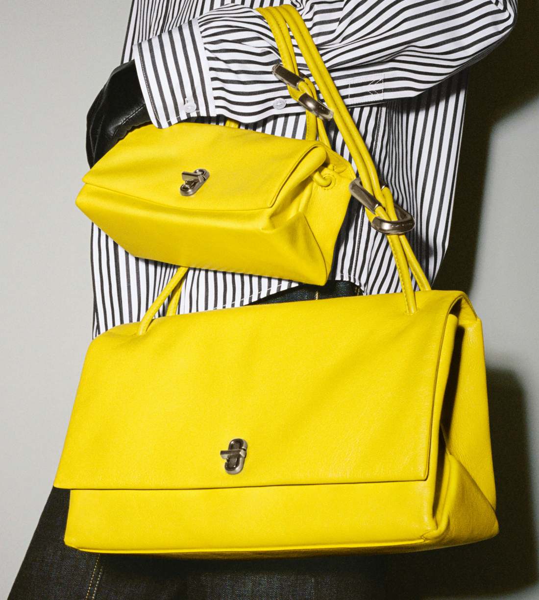 The Large Dual Bag Black - Marc Jacobs Trending