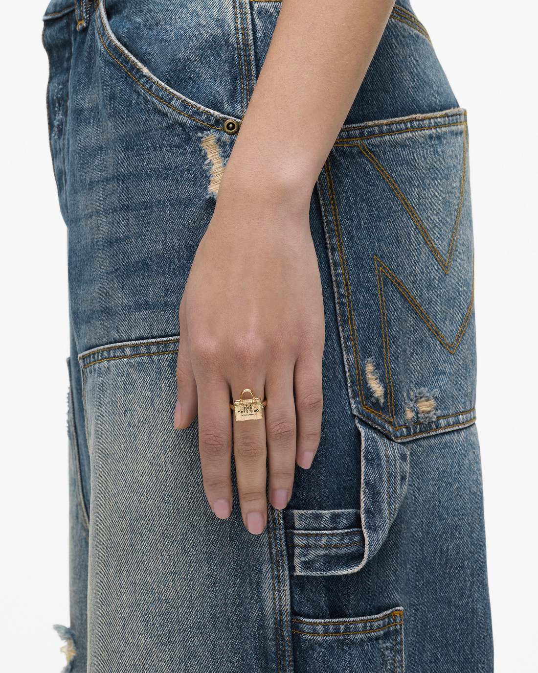 The Tote Bag Ring Light Antique Gold - Marc Jacobs Featured